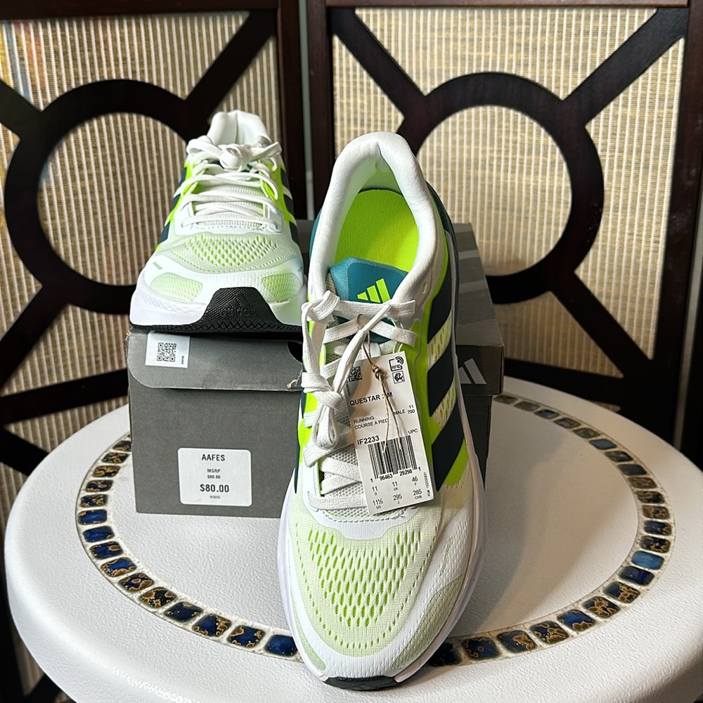 NWB Men’s Adidas Questar 2 M - Green White Shoes/Sneakers Expedited Size 11.5